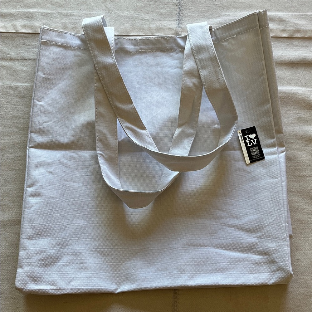 I Love LV White Canvas Tote Bag with Red Heart - Picture 5 of 10